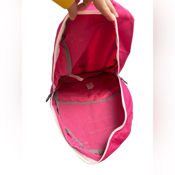 NEW 17" Trailmaker Pink Backpack, Adjustable Straps, Outer Pockets - Picture 4 of 5